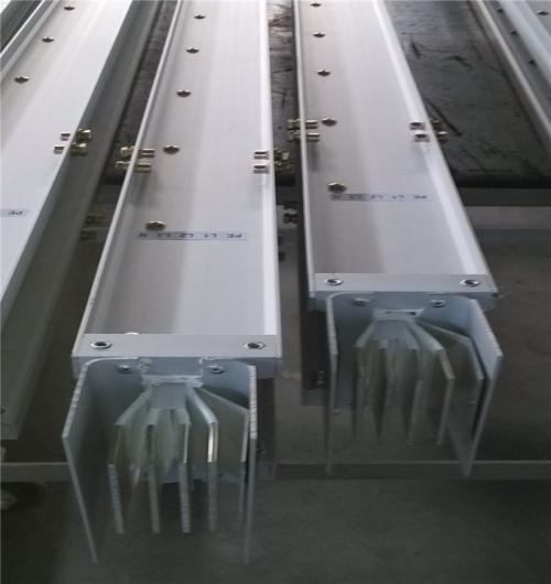 密集型插接式母線(xiàn)槽